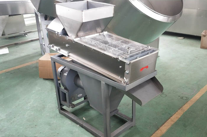 Peanut peeling machine